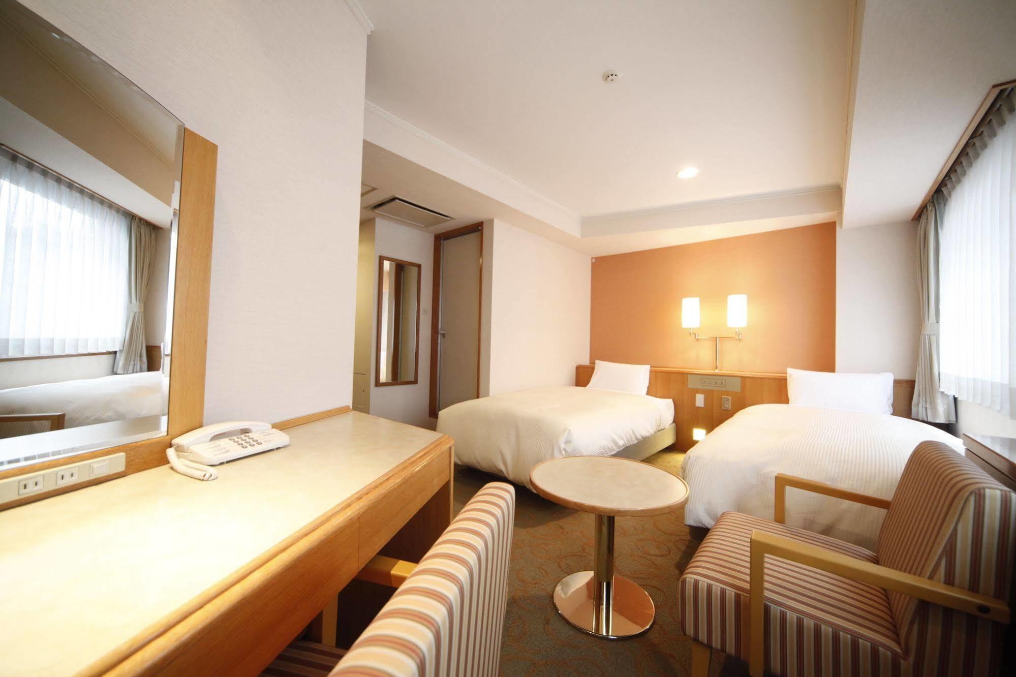 Vessel Inn Ueno Iriya Station Tokio Exterior foto